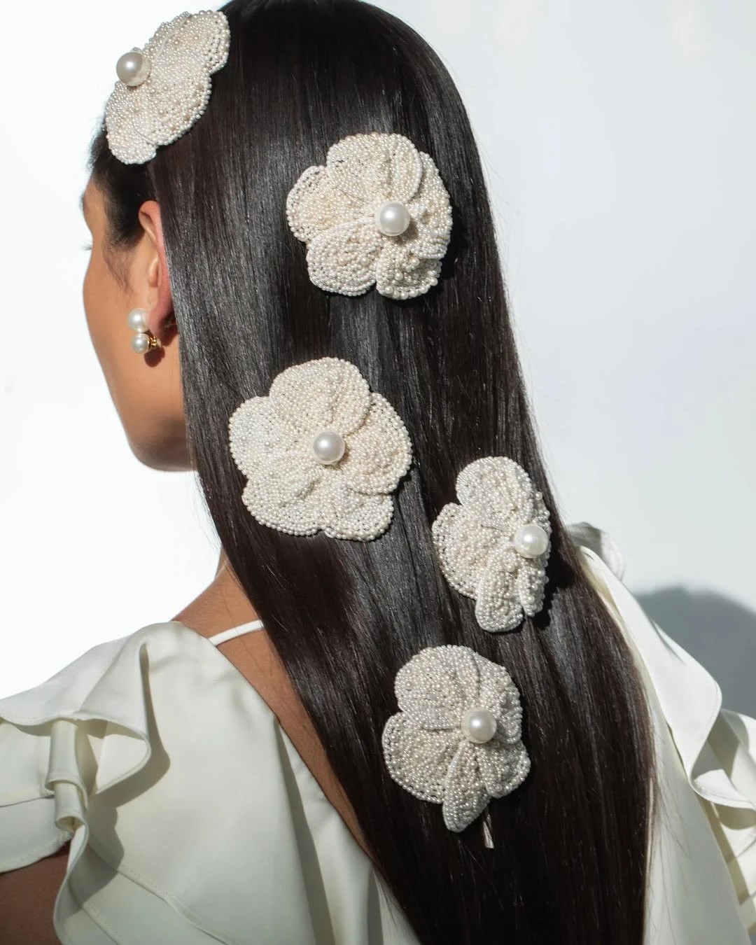 Вместо классической фаты: небанальные головные уборы для невесты